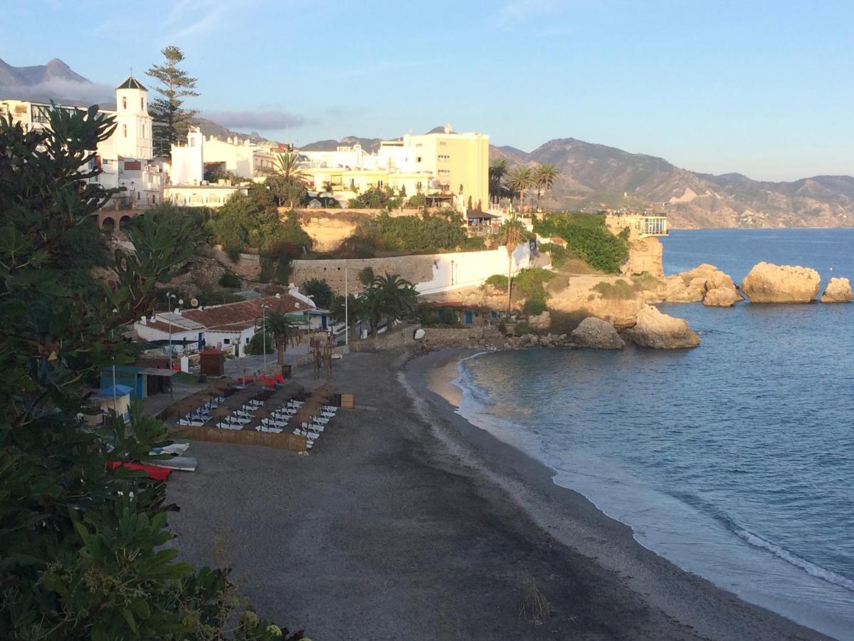 Sea & Pool View Garden Apartment Las Palmeras Нерха Екстер'єр фото
