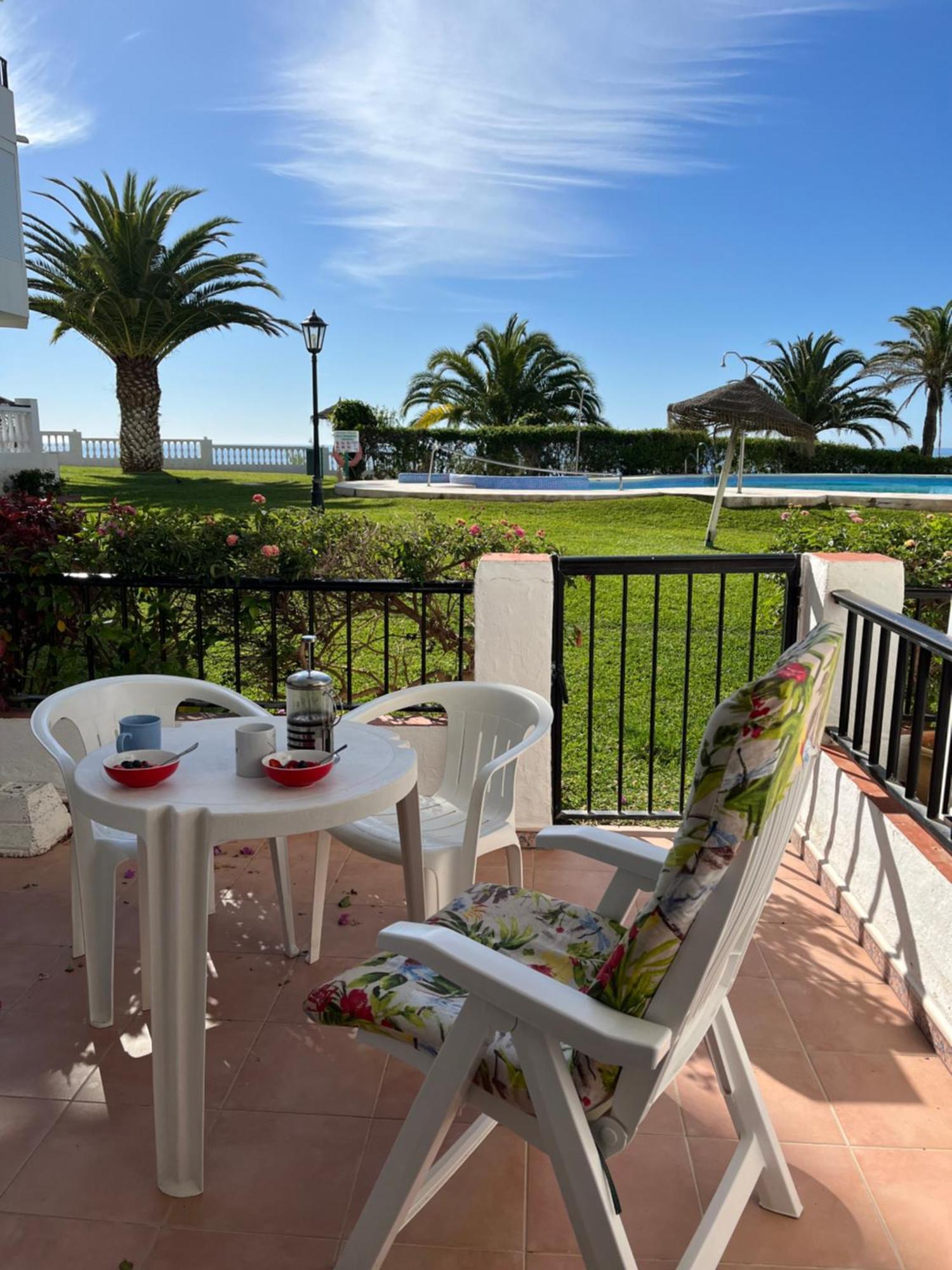 Sea & Pool View Garden Apartment Las Palmeras Нерха Екстер'єр фото